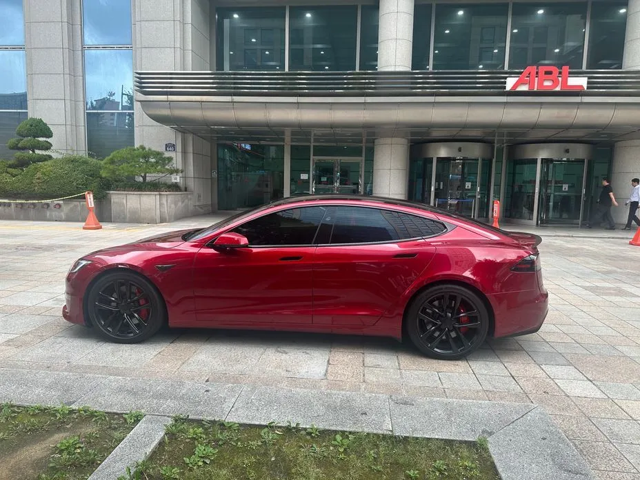 Tesla Model S — фото 7