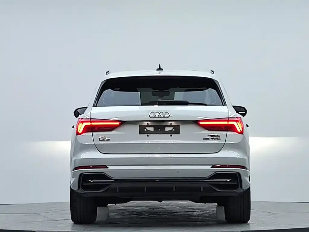 Audi Q3 — фото 6