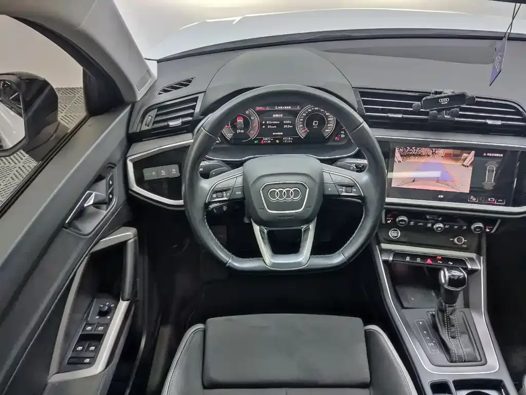 Audi Q3 — фото 10