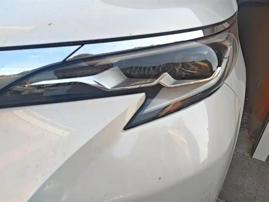 Toyota Sienna — фото 2