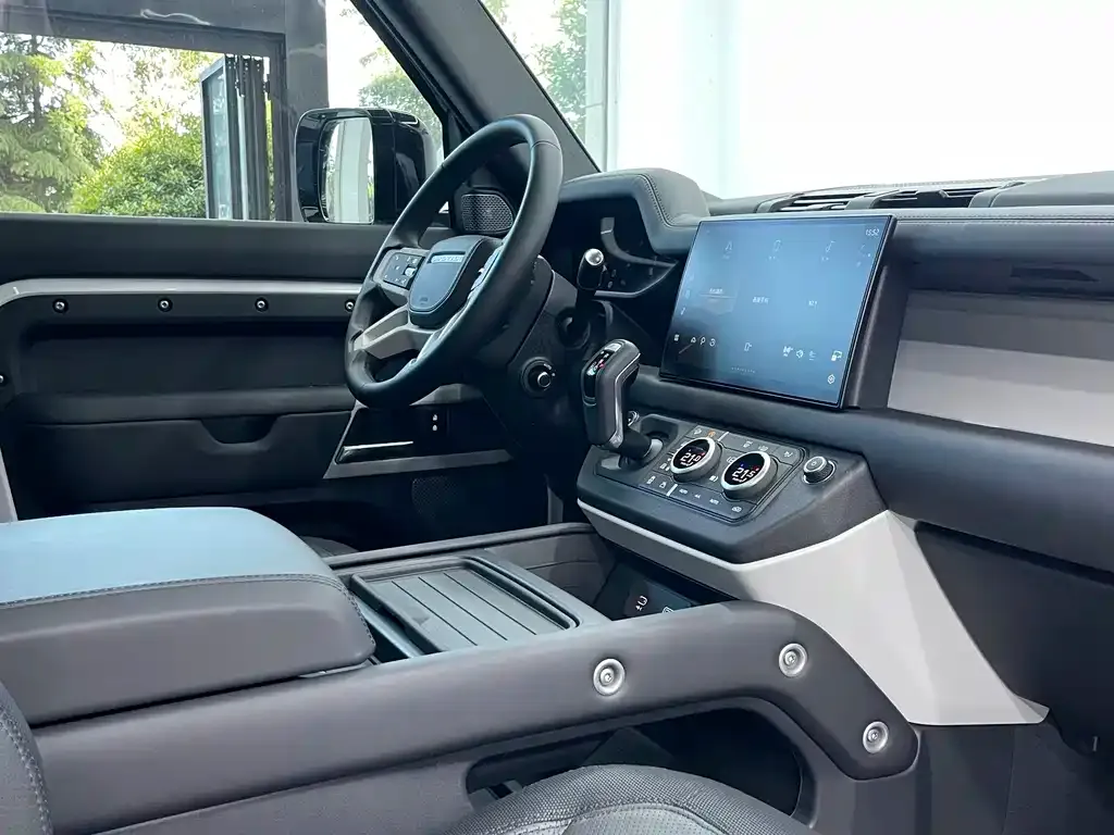 Land Rover Defender — фото 10