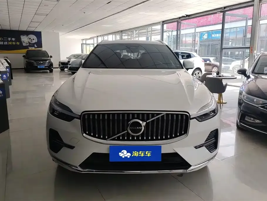 Volvo XC60 — фото 9