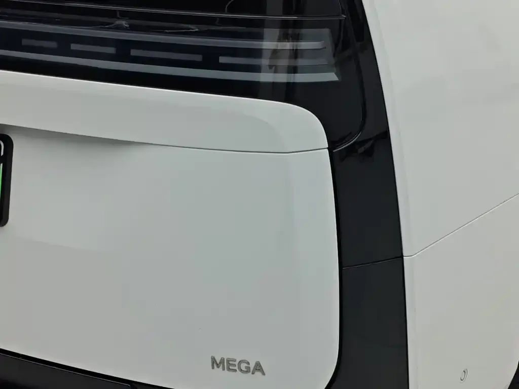 Li Auto MEGA — фото 6