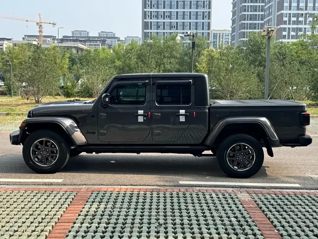 Jeep Gladiator — фото 7