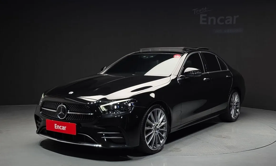 Mercedes-Benz E-Class — фото 1