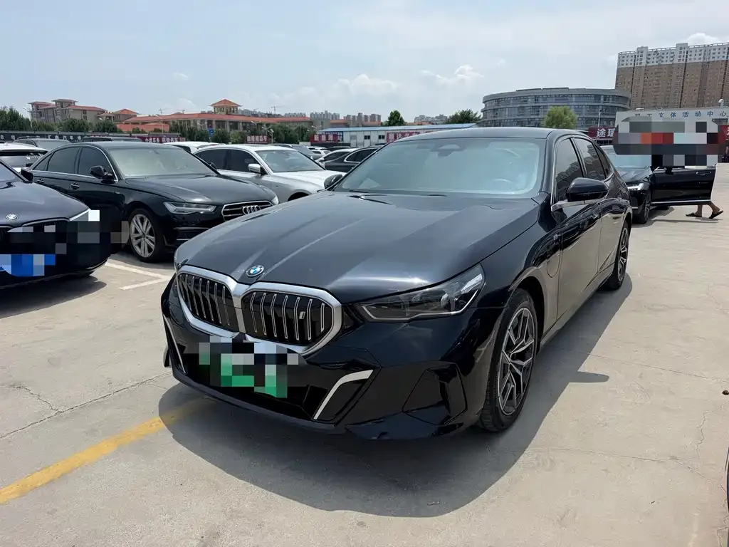 BMW i5 — фото 1