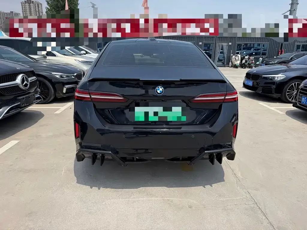 BMW i5 — фото 9