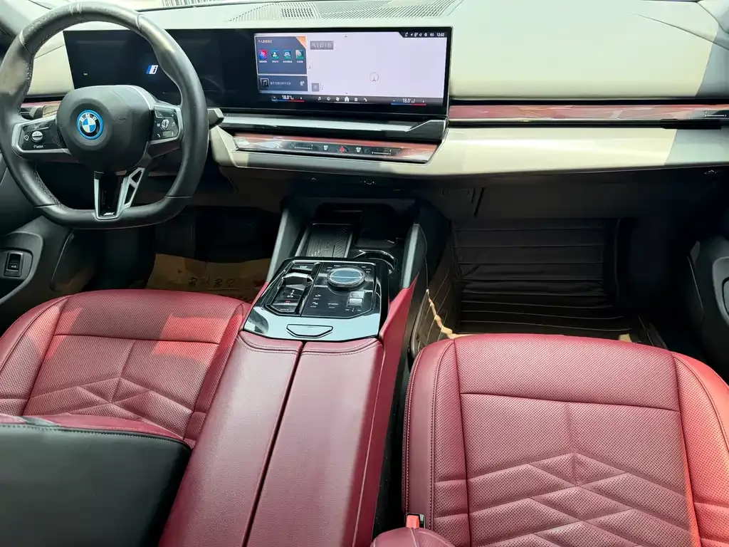 BMW i5 — фото 8