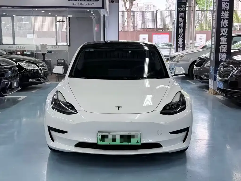 Tesla Model 3 — фото 3