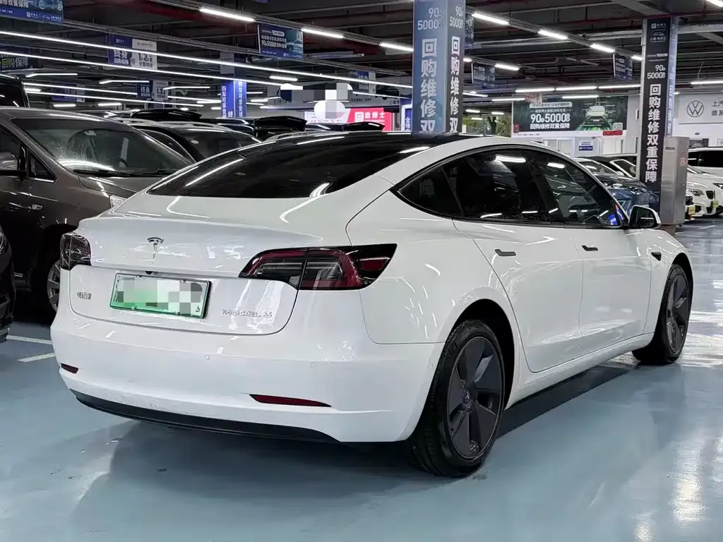 Tesla Model 3 — фото 5