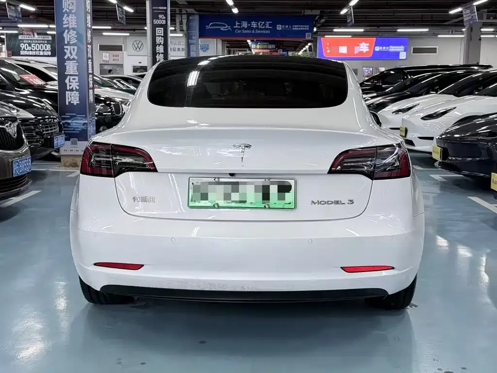 Tesla Model 3 — фото 8