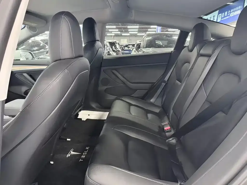 Tesla Model 3 — фото 6