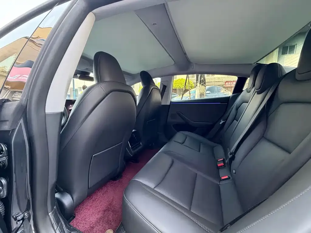 Tesla Model 3 — фото 2