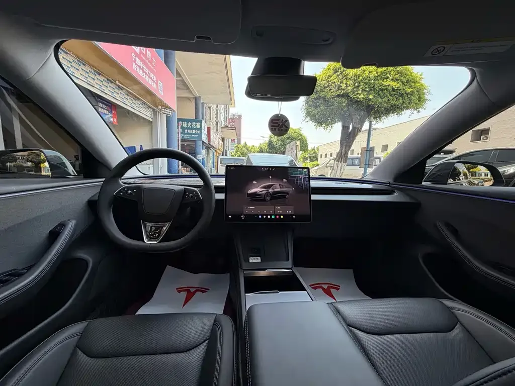 Tesla Model 3 — фото 3
