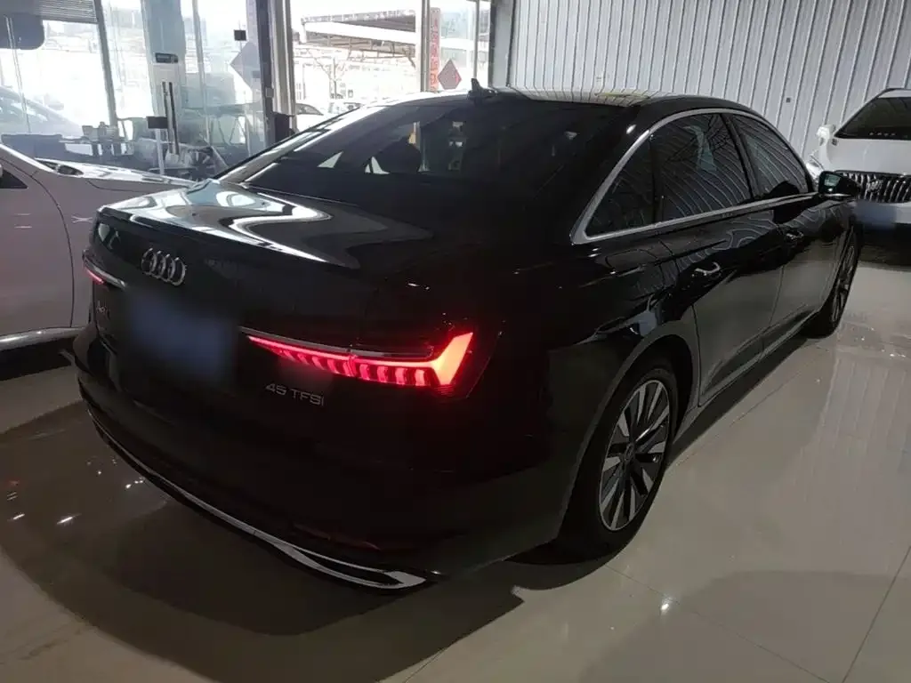 Audi A6L — фото 2