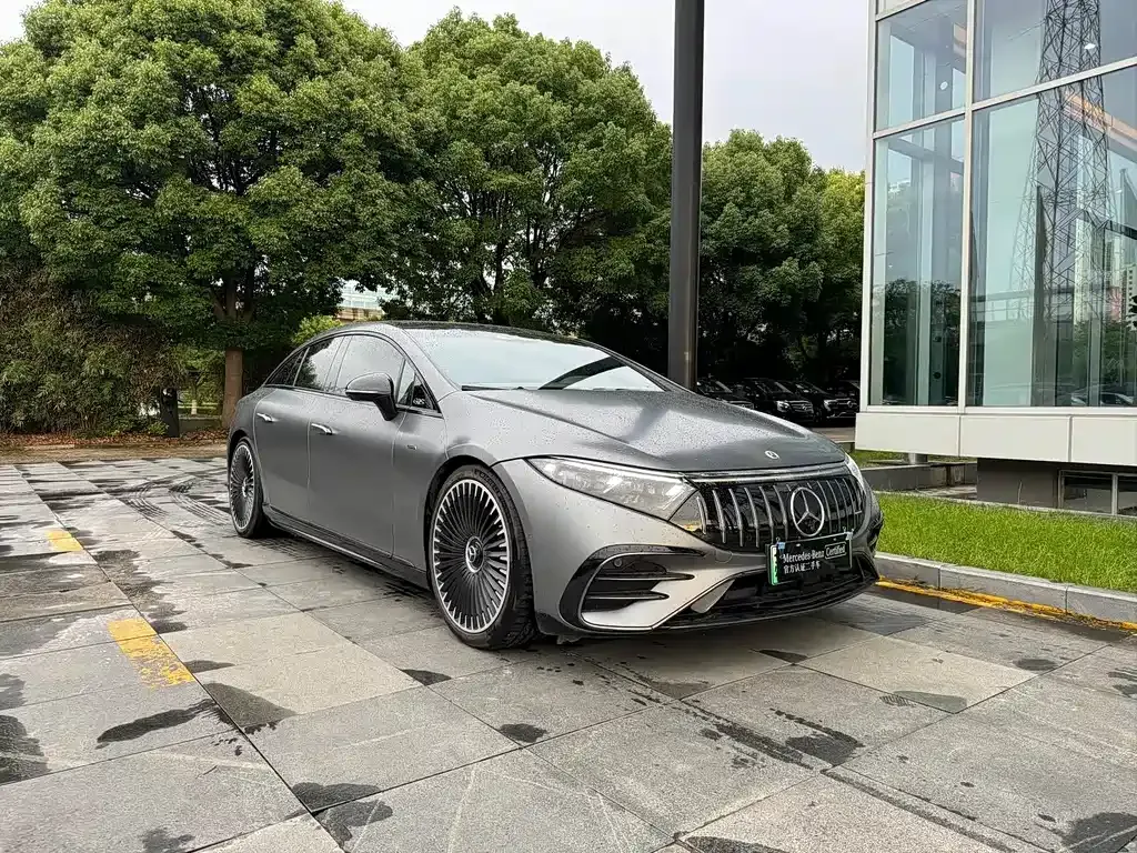 Mercedes-Benz EQS AMG — фото 8