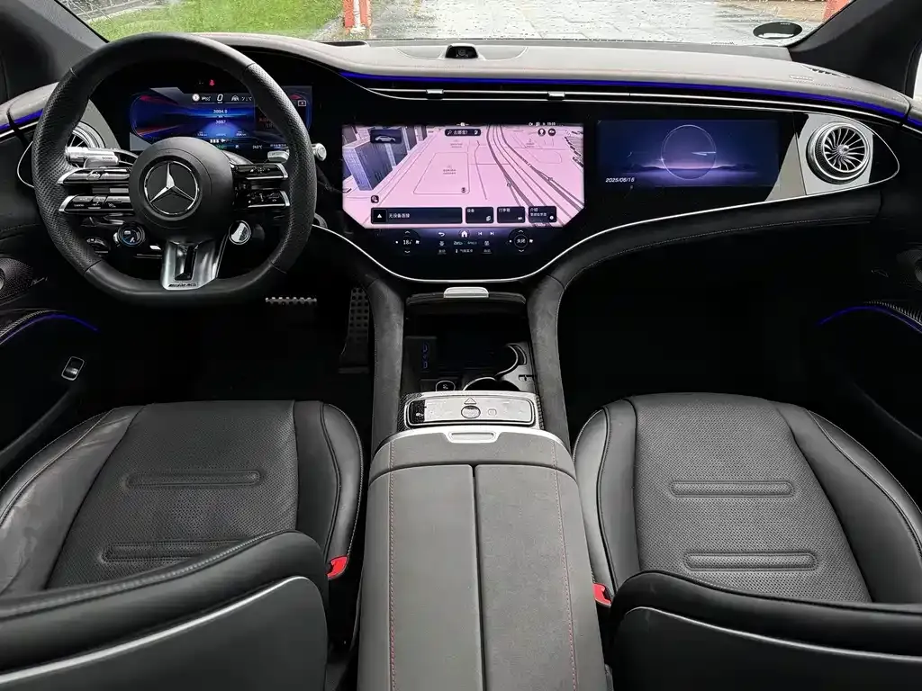 Mercedes-Benz EQS AMG — фото 7