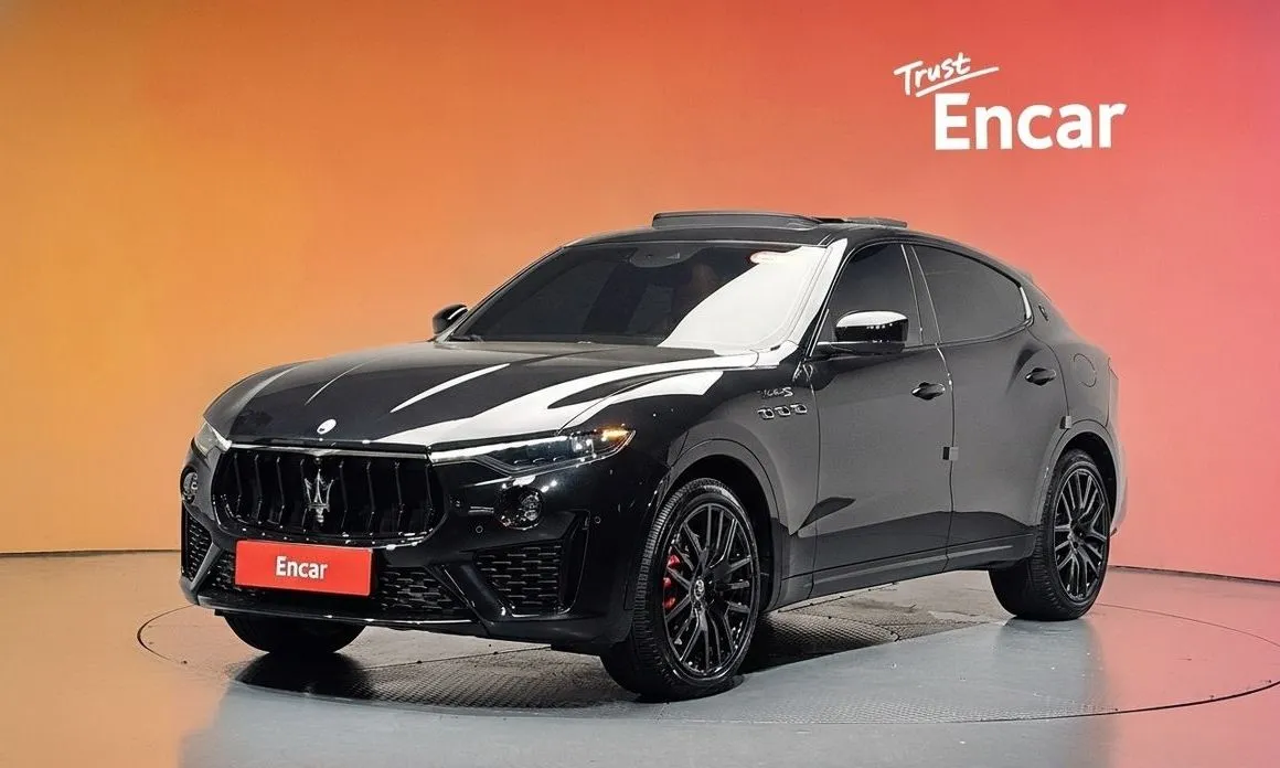 Maserati Levante — фото 1