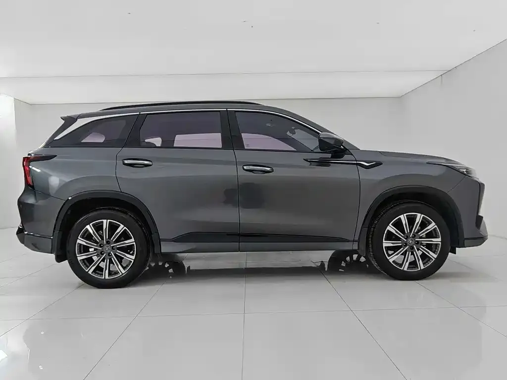 Changan CS75PLUS — фото 2