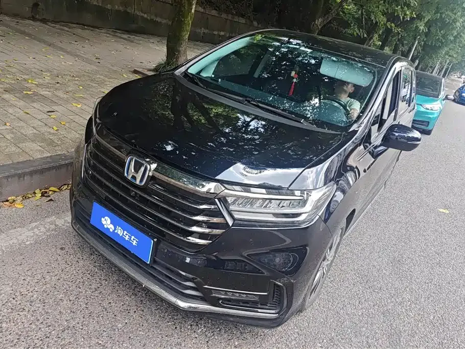 Honda Odyssey — фото 1