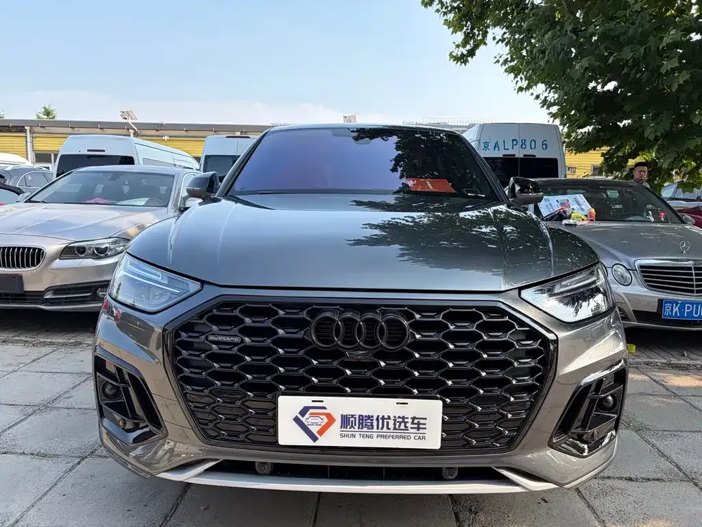 Audi Q5L Sportback 2022 из CN, фото 2