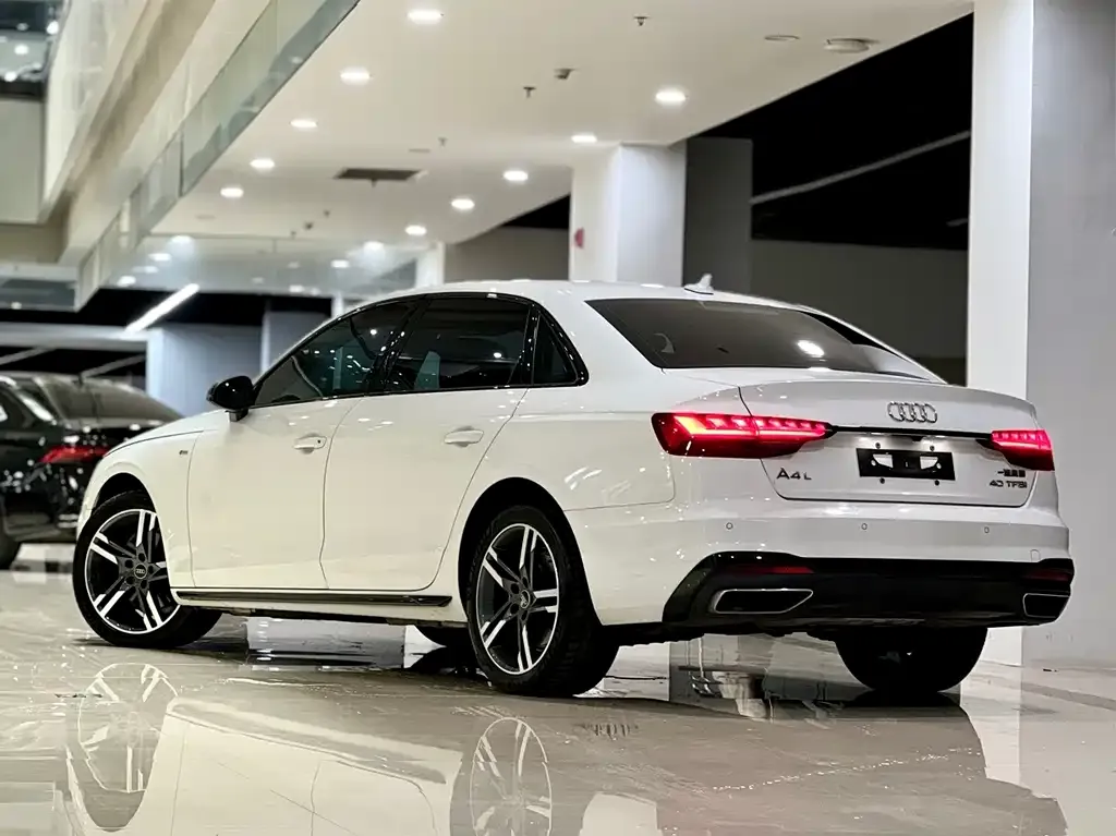 Audi A4L — фото 6