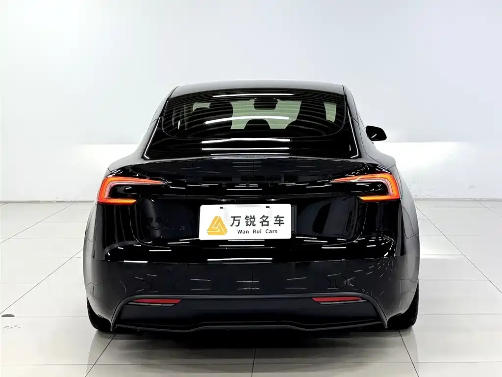 Tesla Model 3 — фото 8