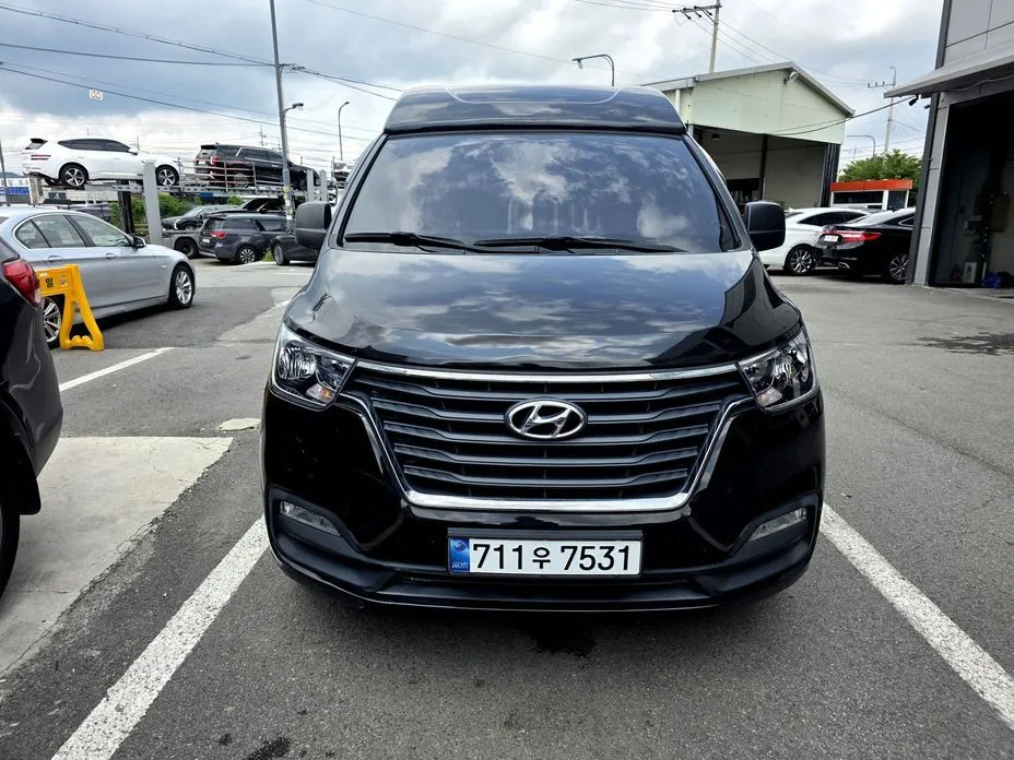 Hyundai Starex — фото 3