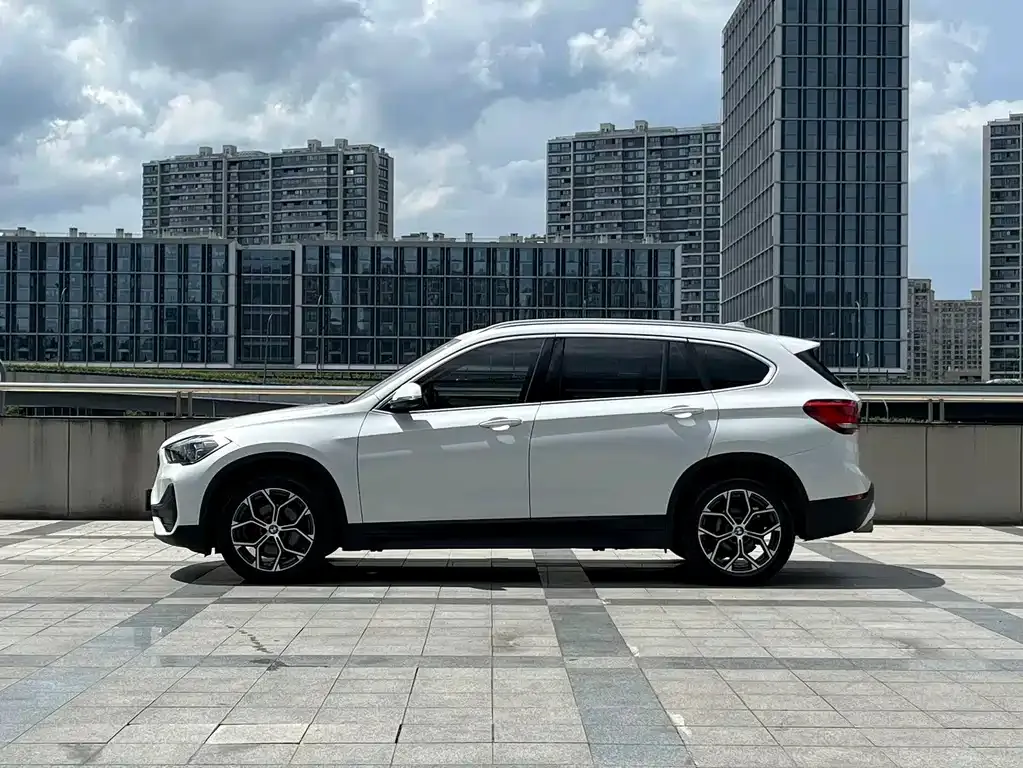 BMW X1 — фото 7