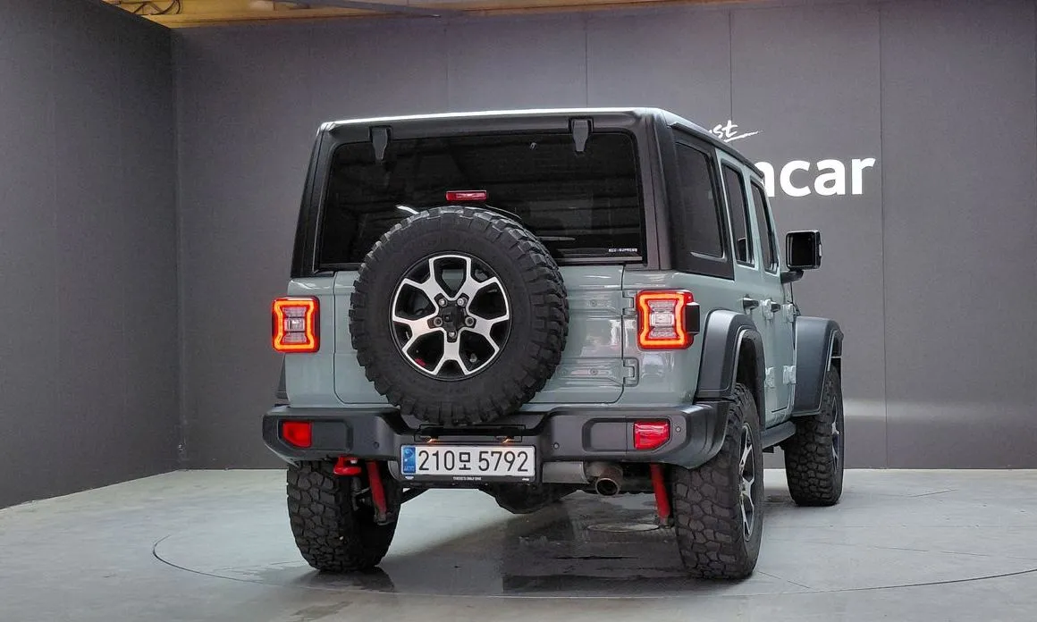 Jeep Wrangler 2023 из KR, фото 2