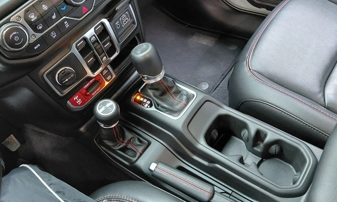 Jeep Wrangler 2023 из KR, фото 3