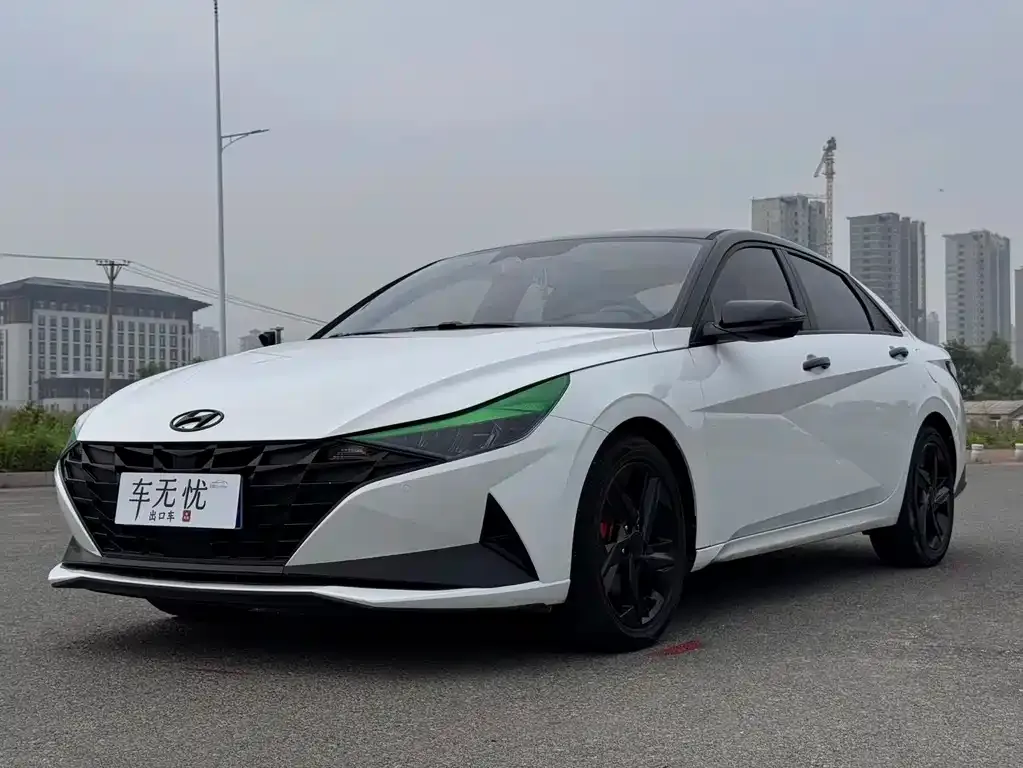 Hyundai Elantra — фото 5