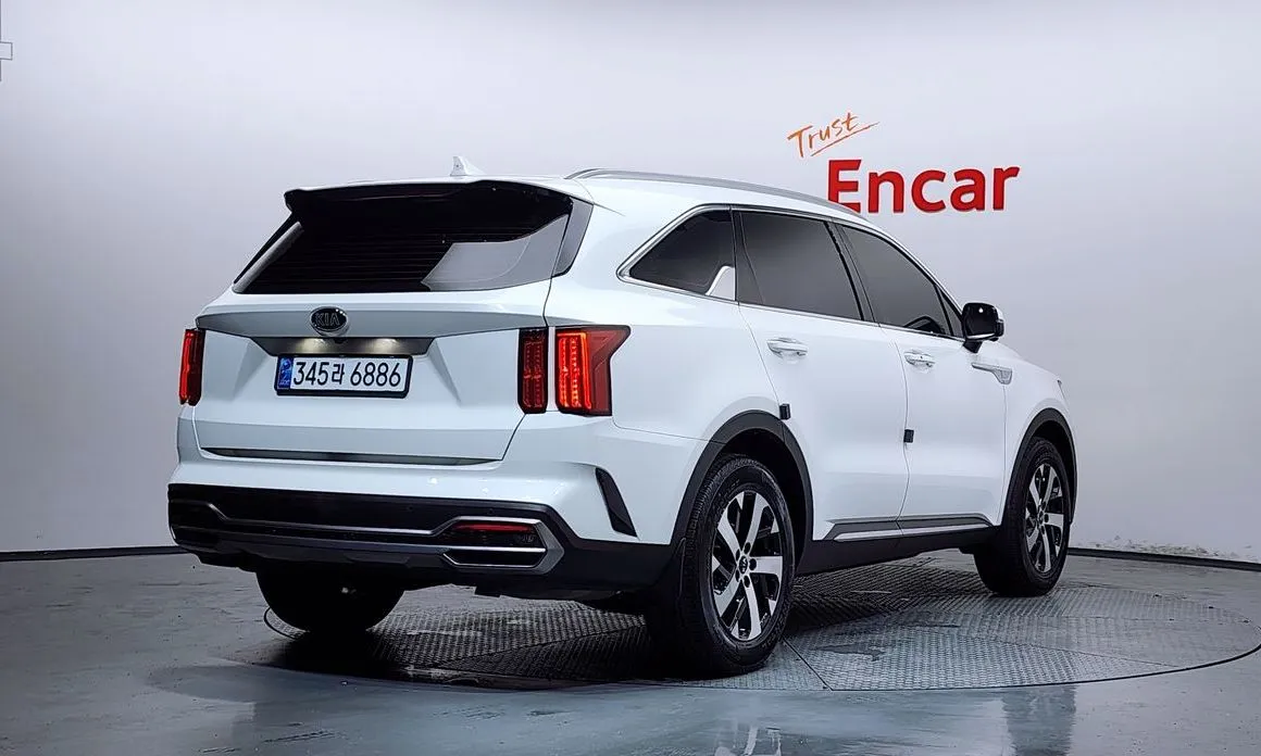 Kia Sorento — фото 10