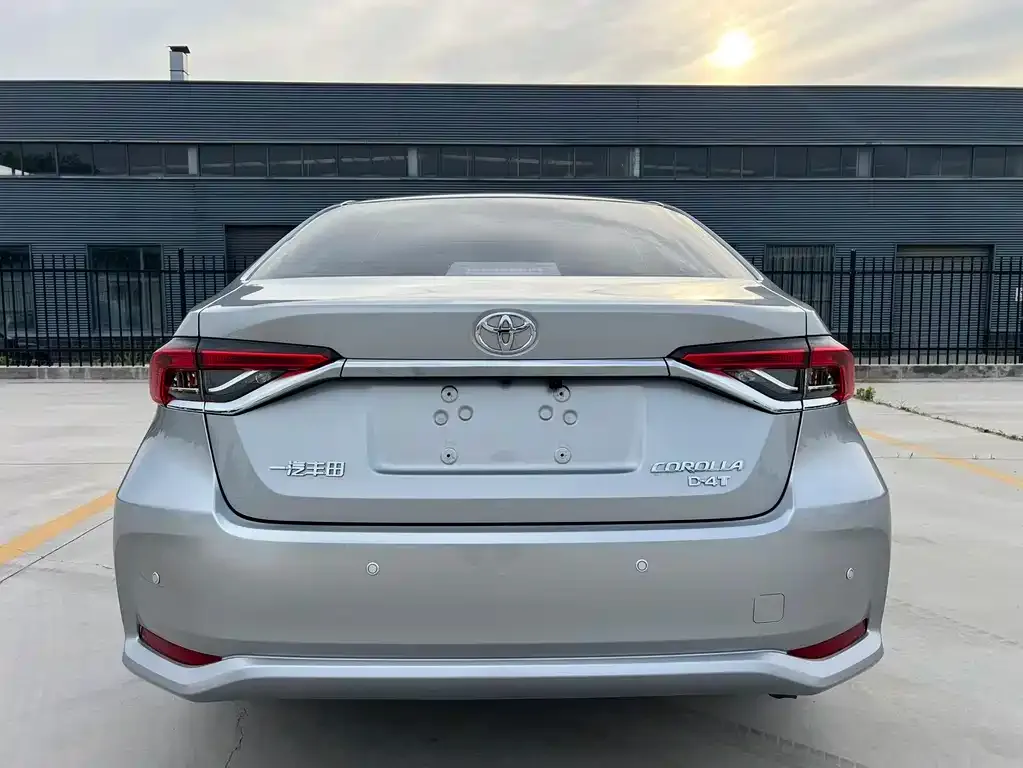 Toyota Corolla — фото 2