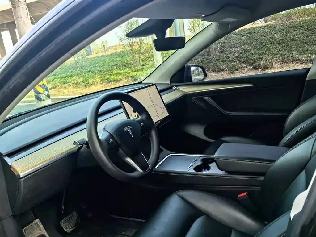 Tesla Model Y — фото 7