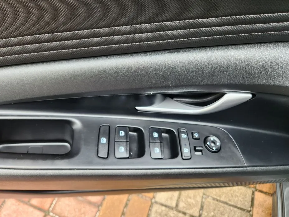 Hyundai AVANTE — фото 3