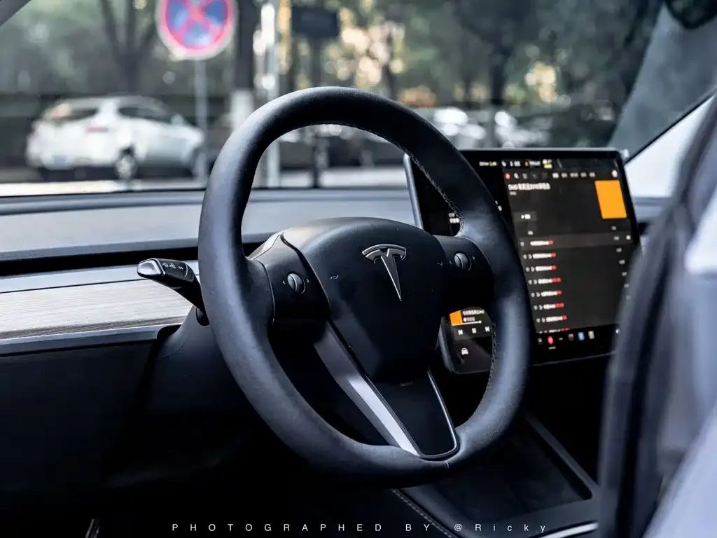 Tesla Model 3 — фото 4
