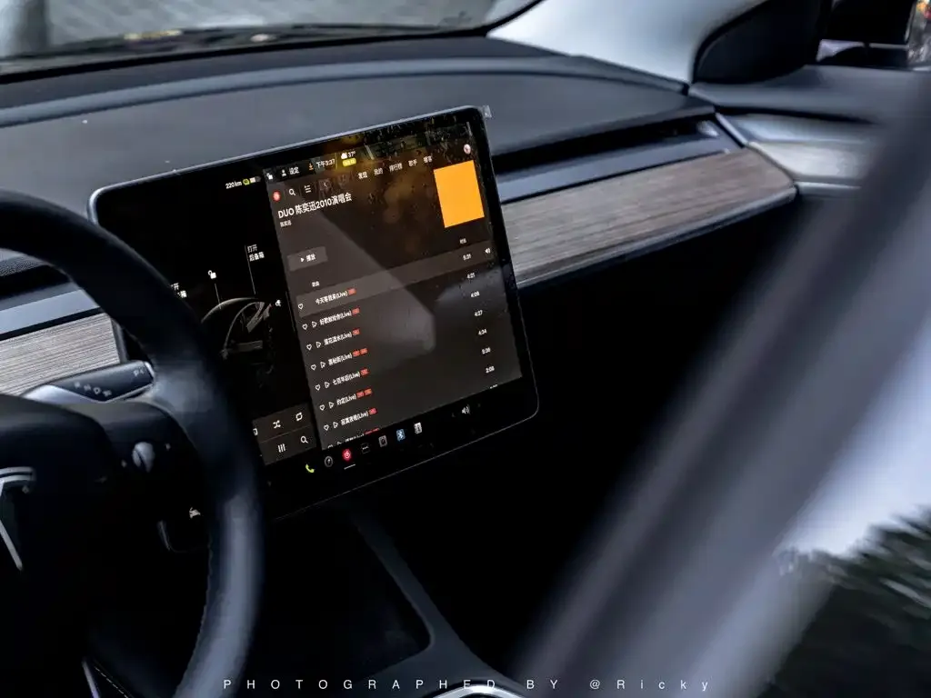 Tesla Model 3 — фото 3