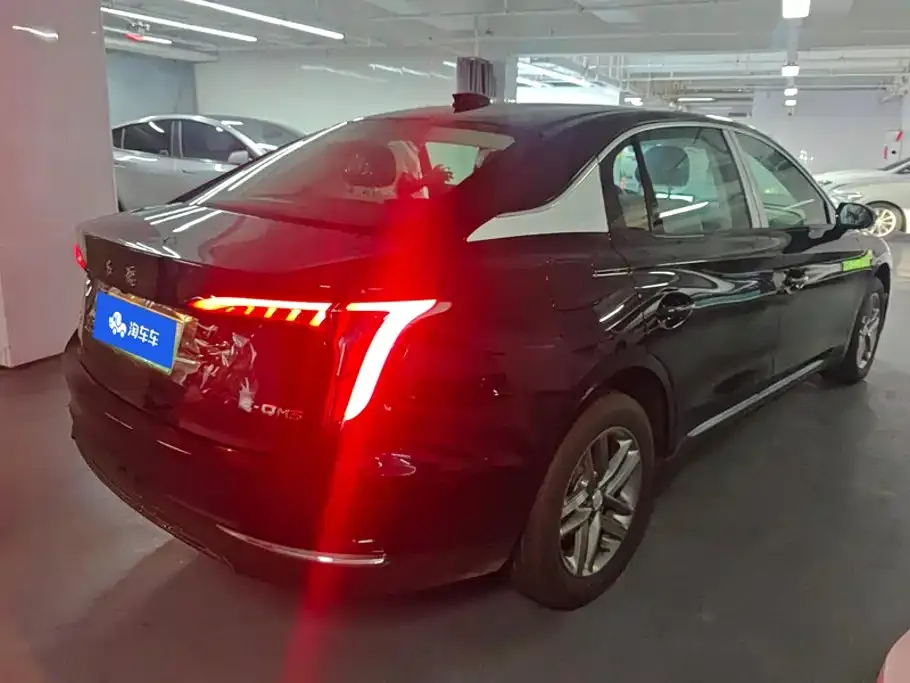 Hongqi E-QM5 — фото 4