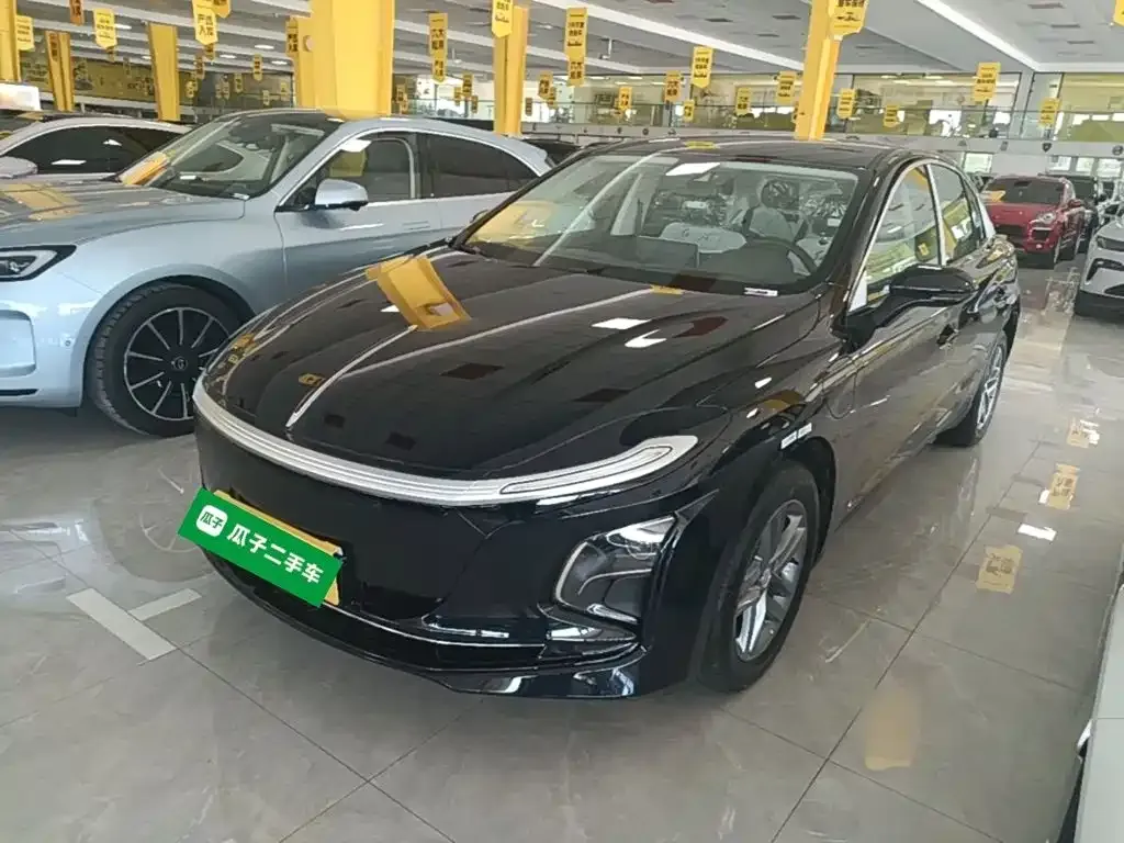 Hongqi E-QM5 — фото 10