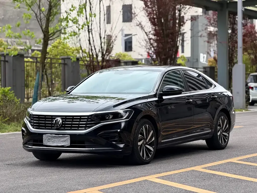 Volkswagen Passat — фото 1