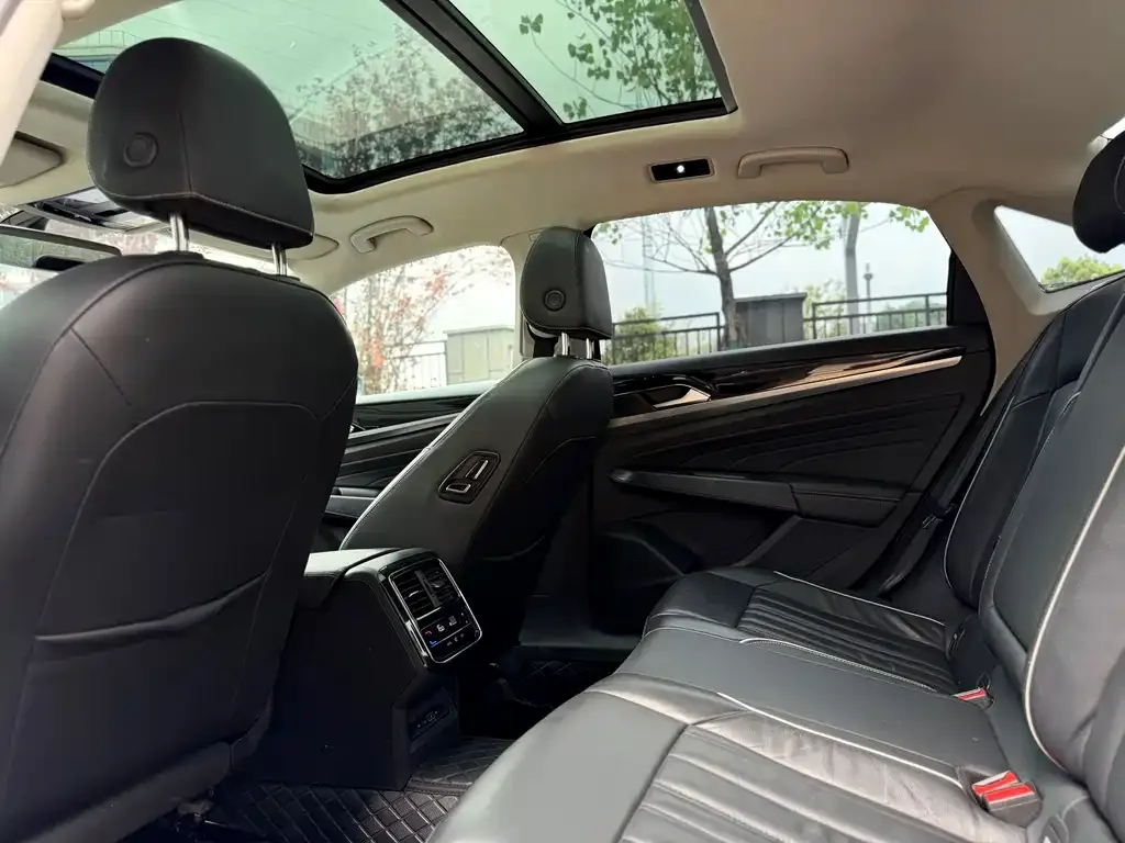 Volkswagen Passat — фото 6
