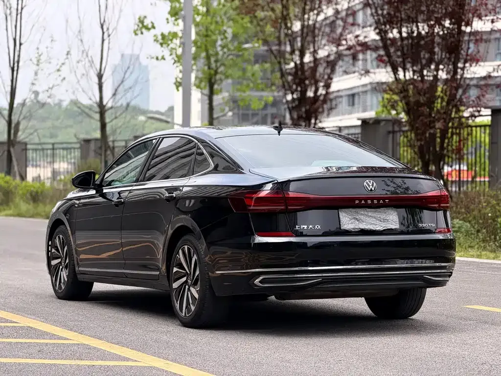 Volkswagen Passat — фото 7