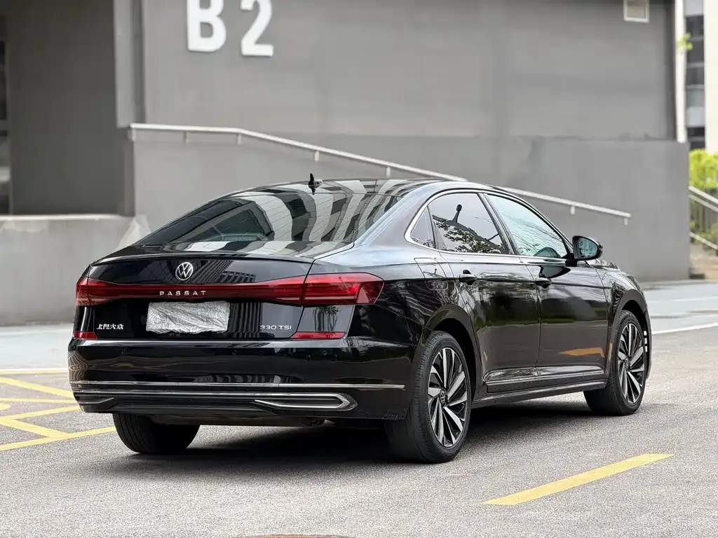 Volkswagen Passat — фото 9
