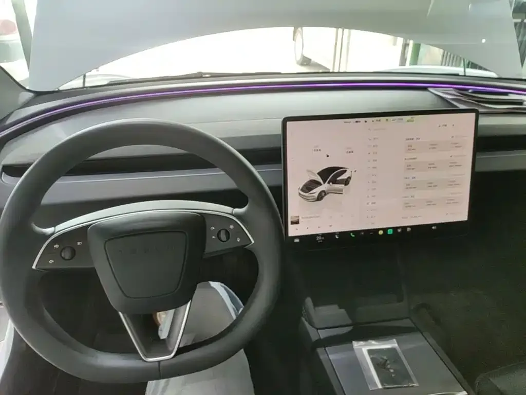 Tesla Model 3 — фото 2