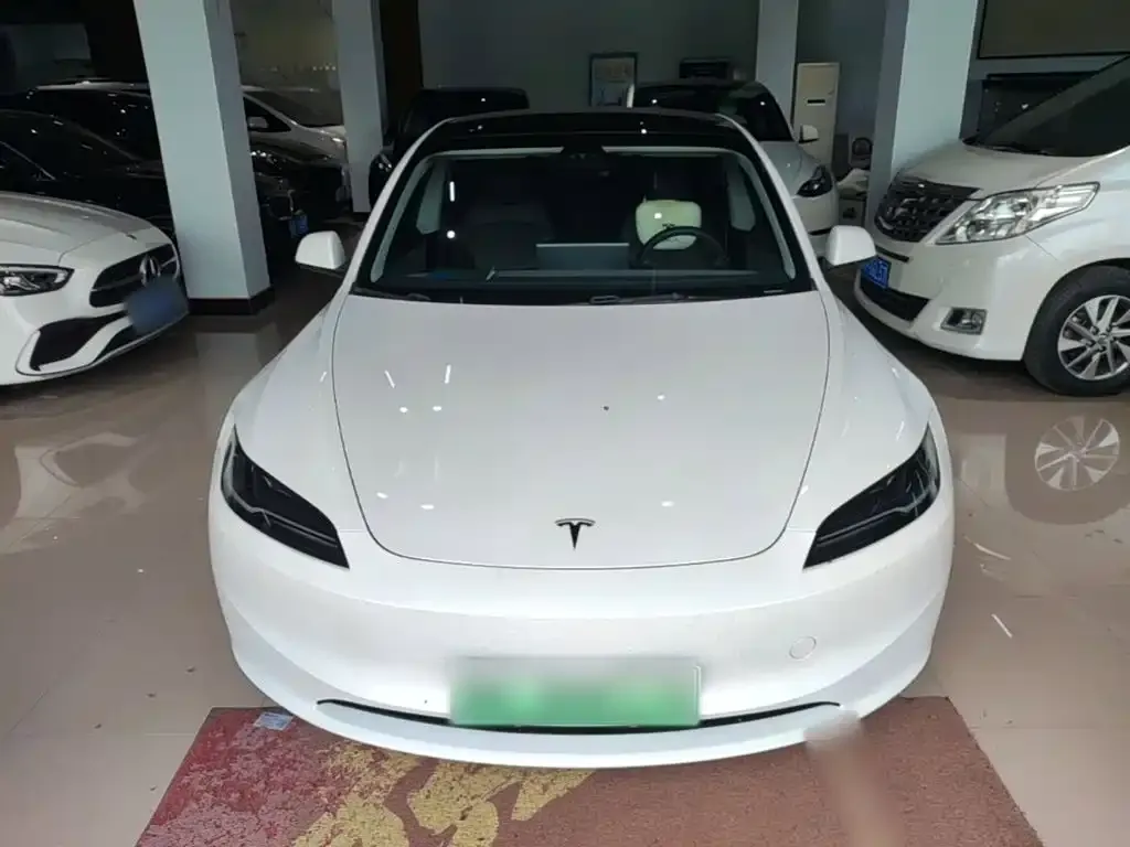 Tesla Model 3 — фото 5