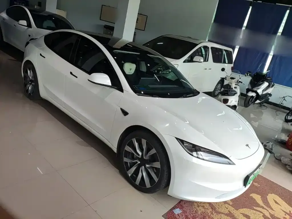 Tesla Model 3 — фото 6
