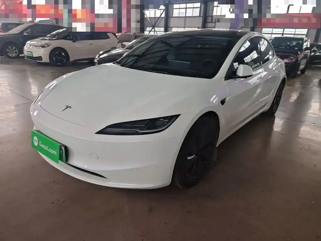 Tesla Model 3 — фото 1