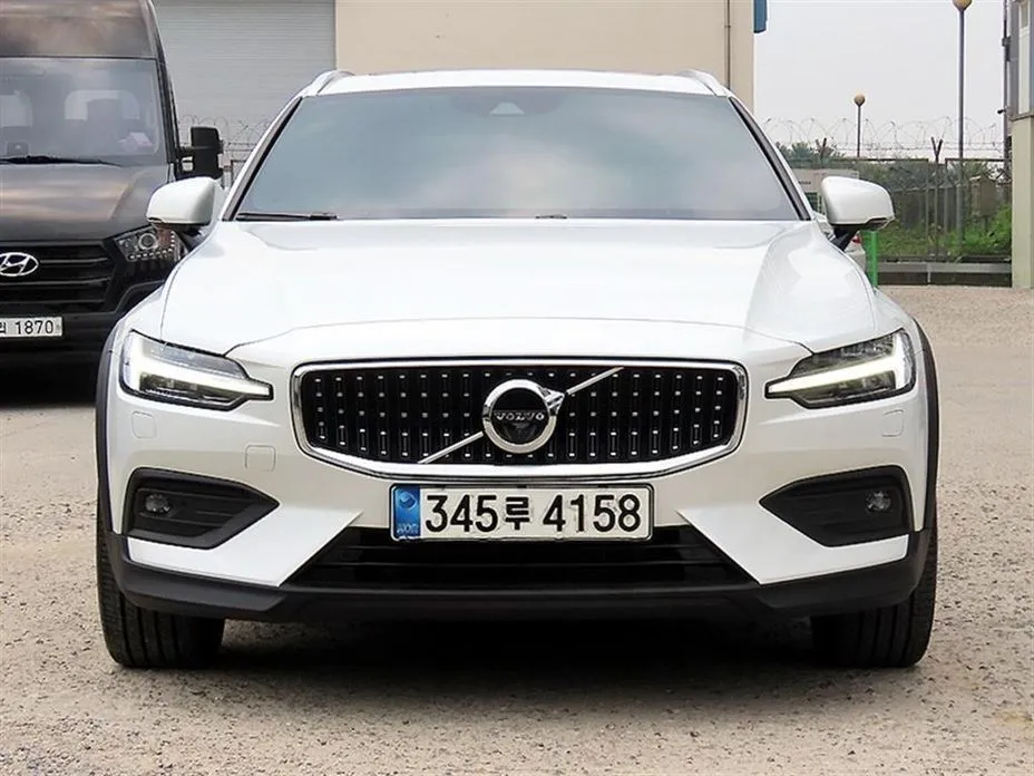 Volvo V60 — фото 1