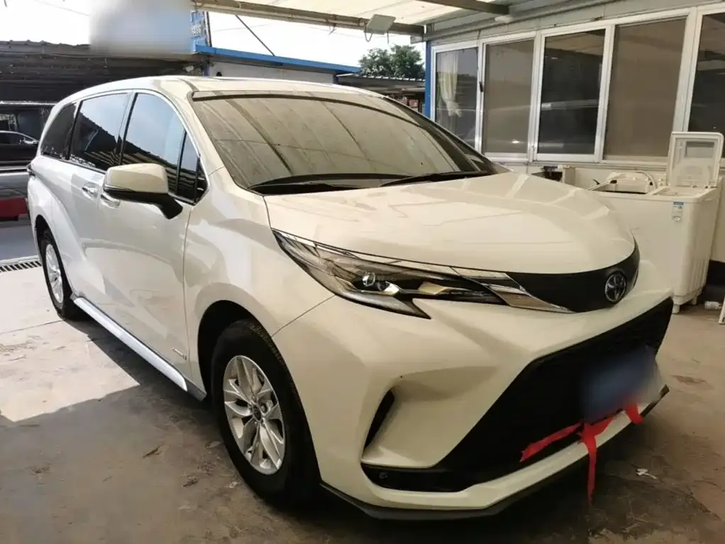 Toyota Granvia — фото 10